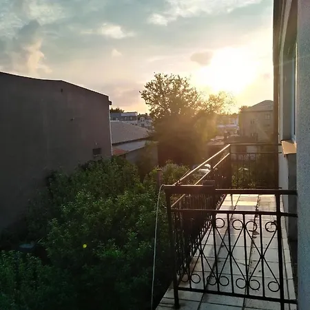 Проживание в семье La Madriguera Рашин